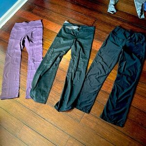Bundle of workout pants (3)